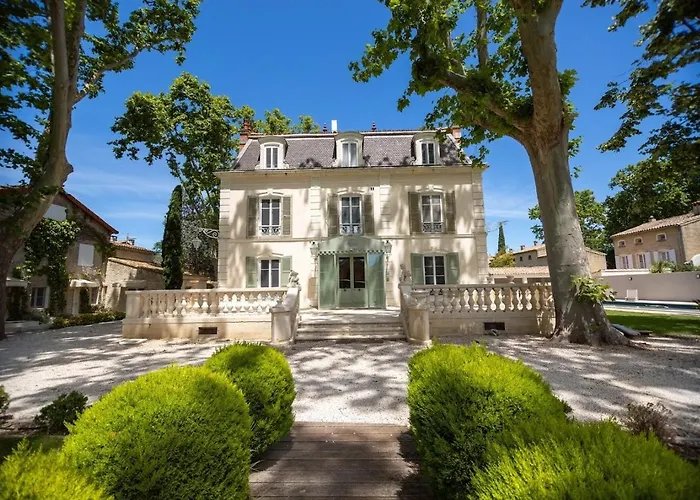 Les Frenes En Provence-Château Zen Avignon